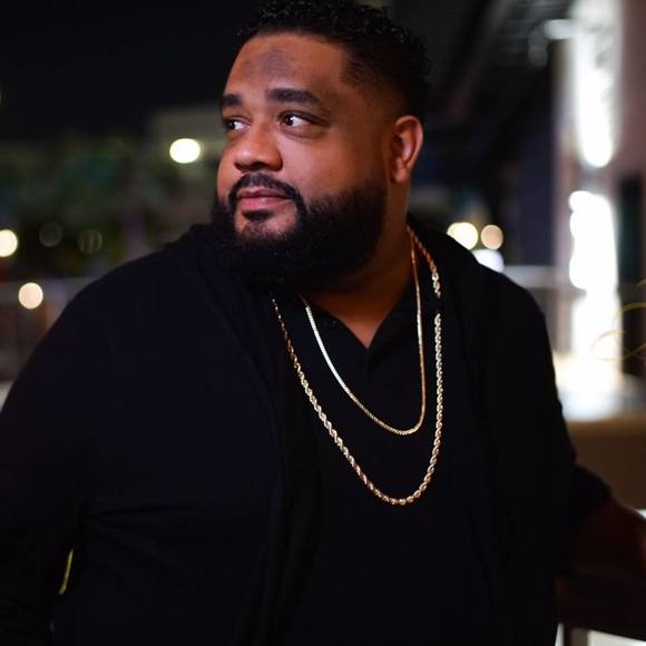 Meet your Posher, Francisco - Picture 1 of 1